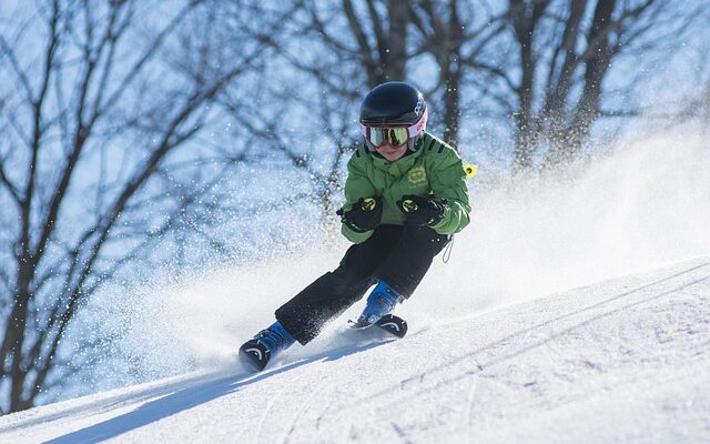 Quel âge pour commencer le ski ? Conseils et astuces pour les jeunes skieurs en herbe